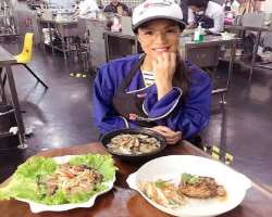 Aubrey Miles eating non vegetarian food